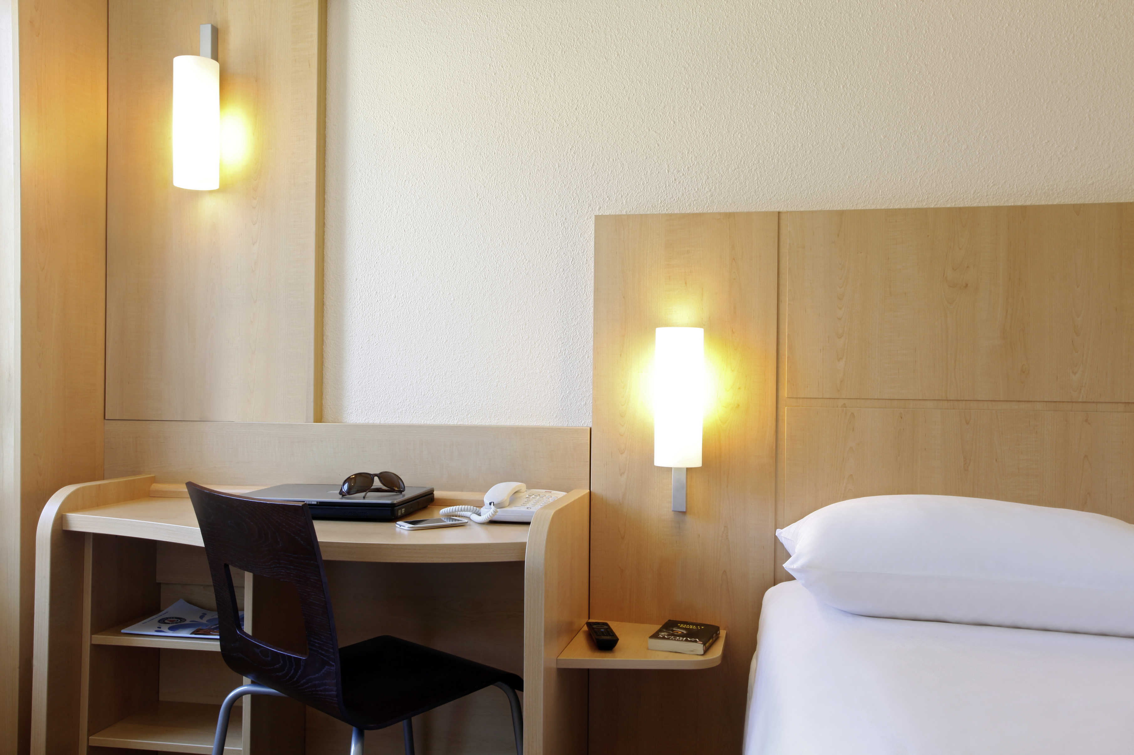 DOUBLE ROOM