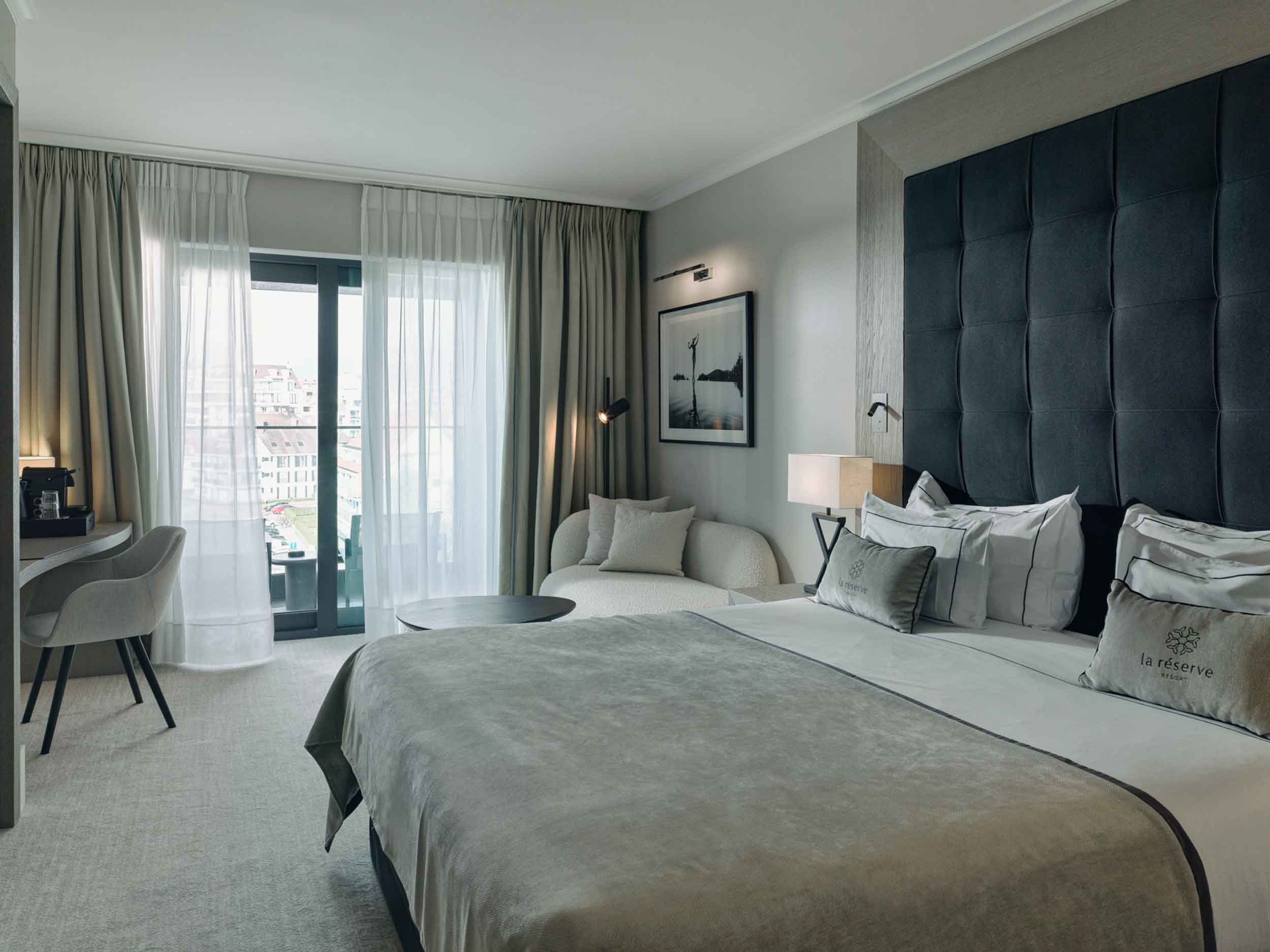 Room, King Bed, Casino View