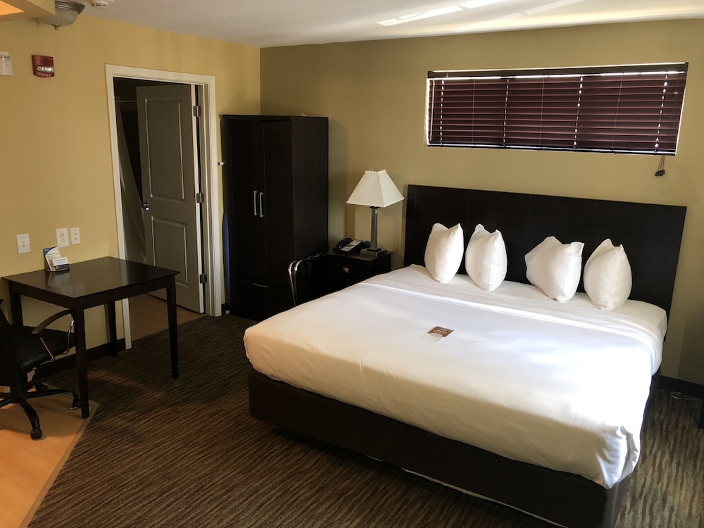 Mainstay Suites Camp Lejeune 9/38