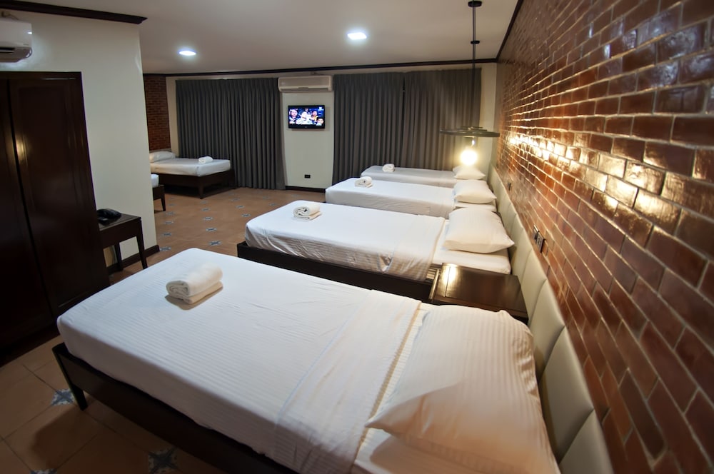 Vigan Plaza Hotel 44/71