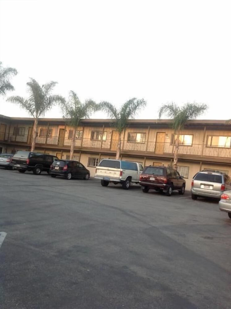 Bayshore Inn 33/44