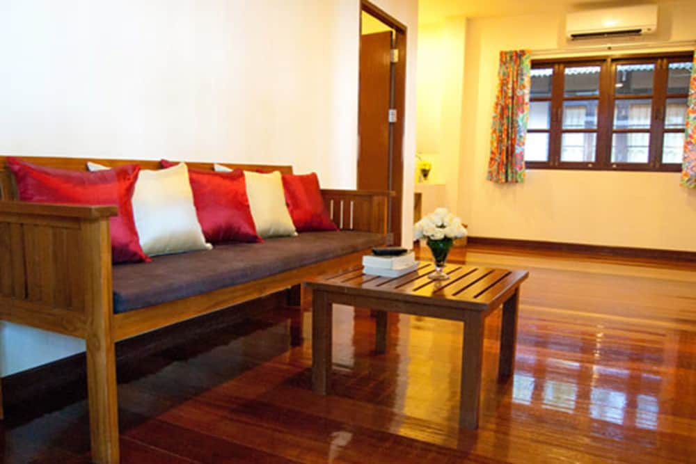 Baan Klang Aow Beach Resort 42/66