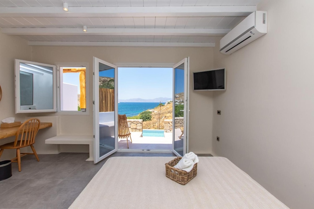 Aelia Mykonos 11/50