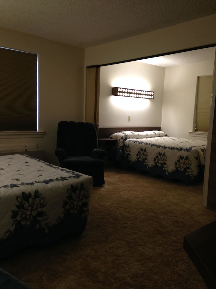 Siesta Motel 15/41