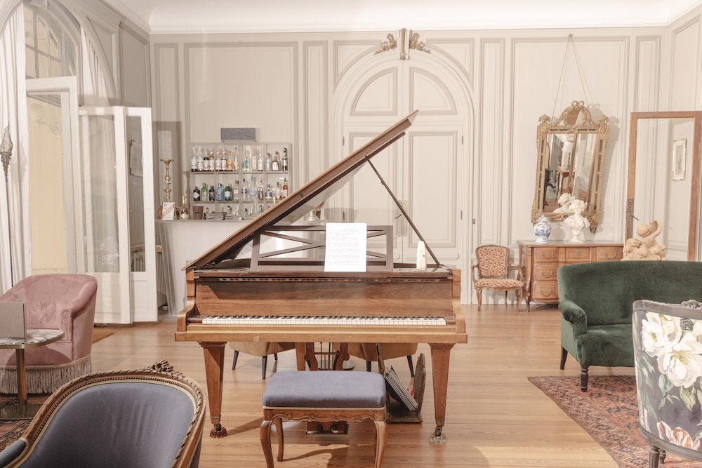 Chateau Du Clair De Lune 6/50