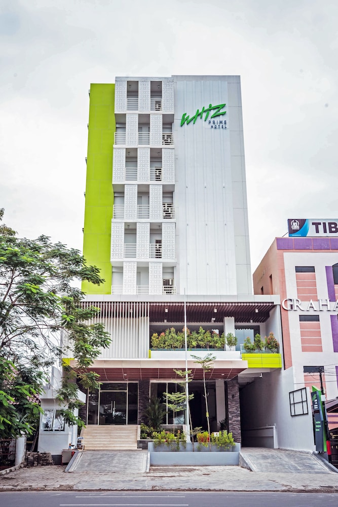 Whiz Prime Hotel Sudirman Makassar 1/35
