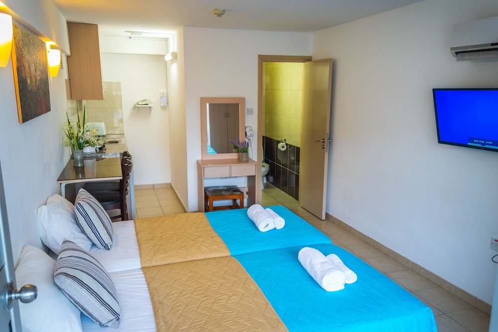 A. Maos Hotel Apartments 26/62