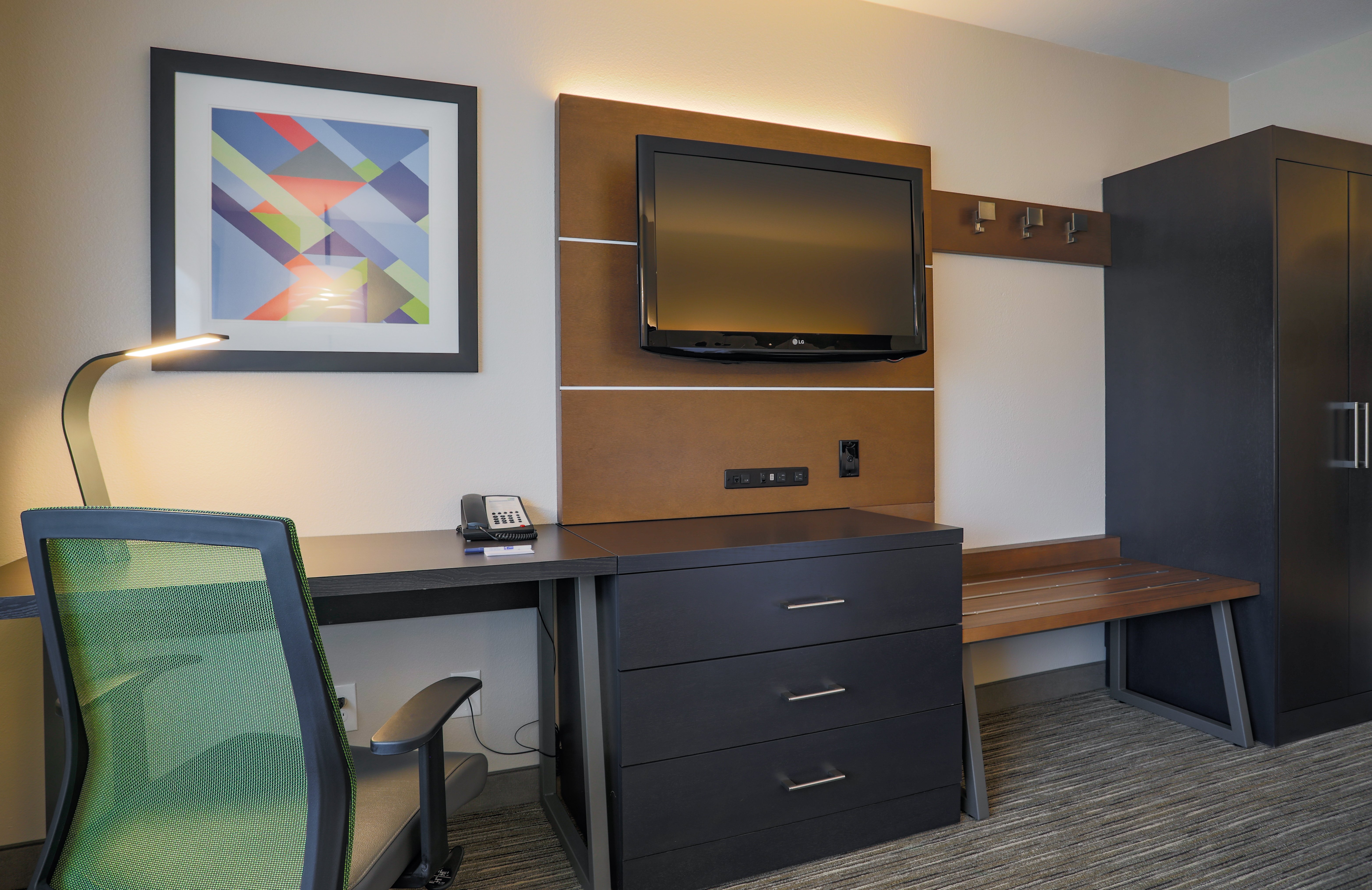 Holiday Inn Express Prescott 60/62