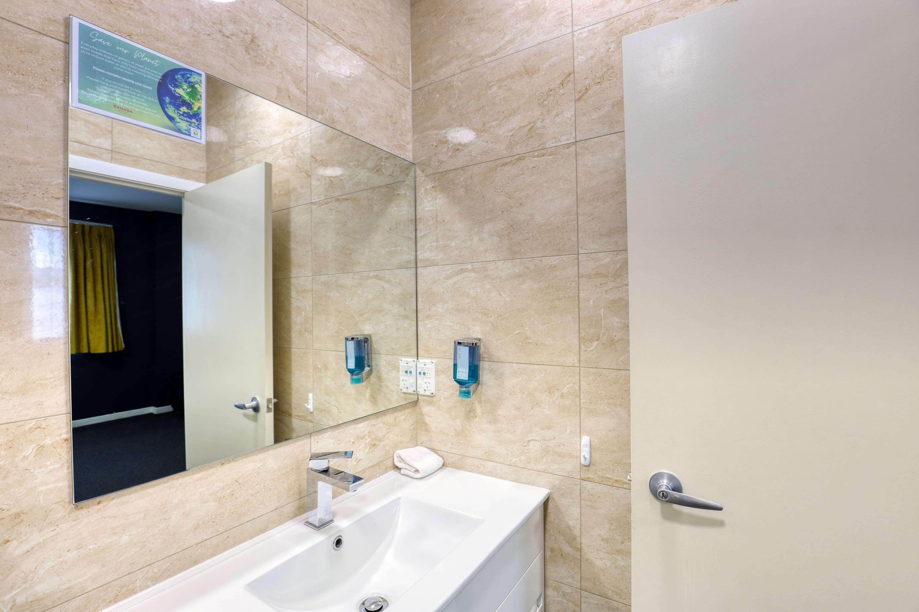 شقة بغرفة نوم واحدة، Ramada by Wyndham Hamilton City Center 2/5