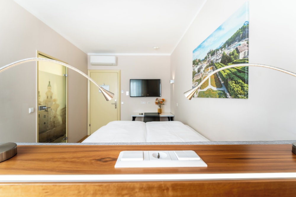 Jedermann Hotel 16/50