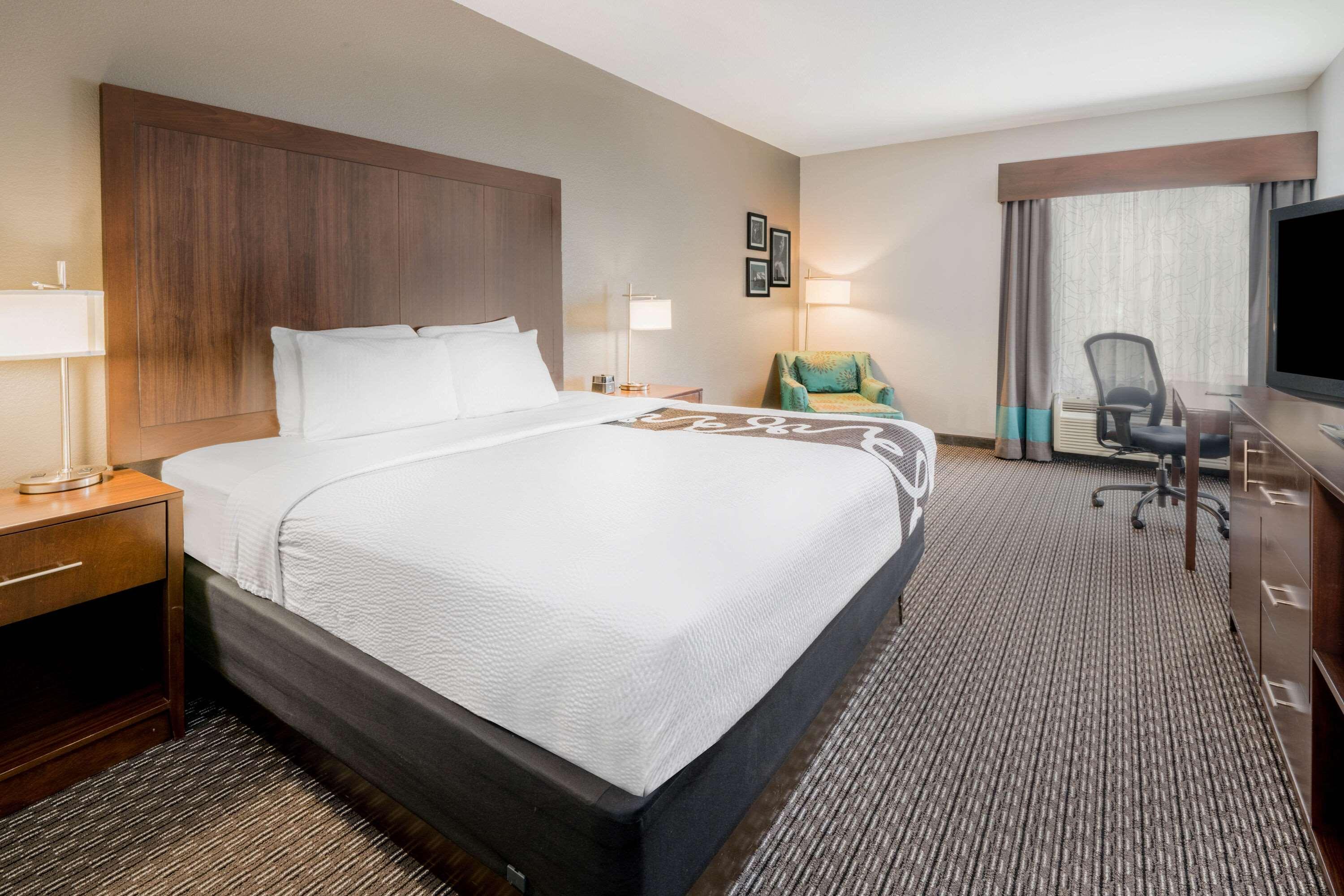 غرفة ديلوكس بسرير مزدوج، La Quinta Inn & Suites by Wyndham Fort Worth Arlington West 2/4