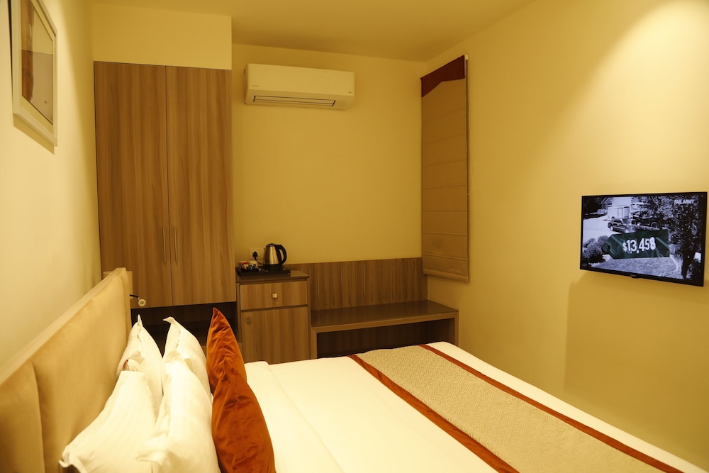 Hotel The Royal Vista 19/50