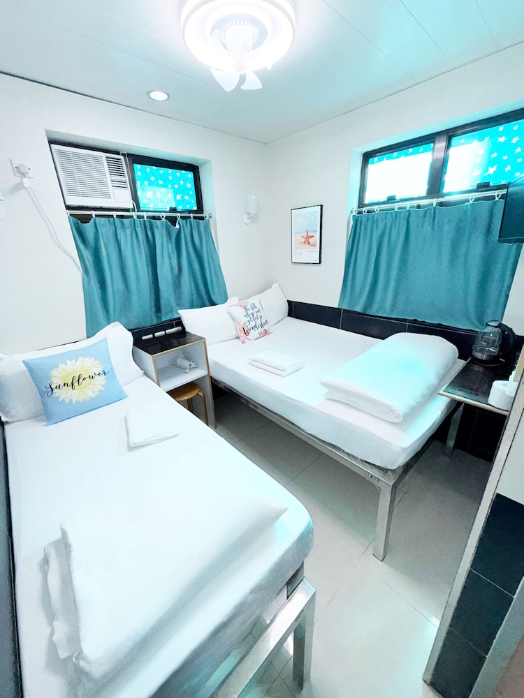 Apple Hostel 7/50