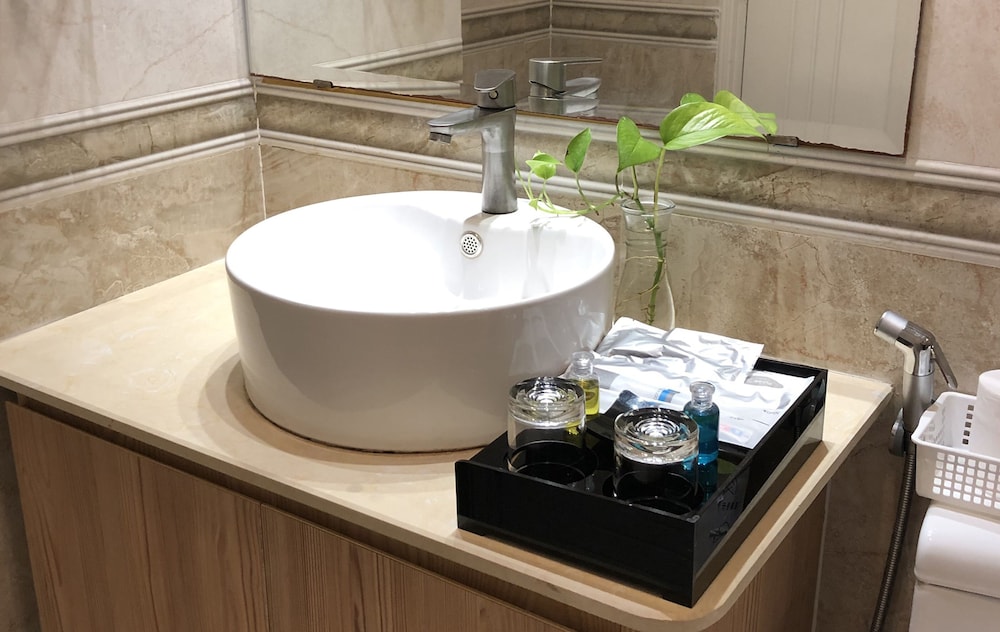 Dlmos Hanoi Hotel 28/29