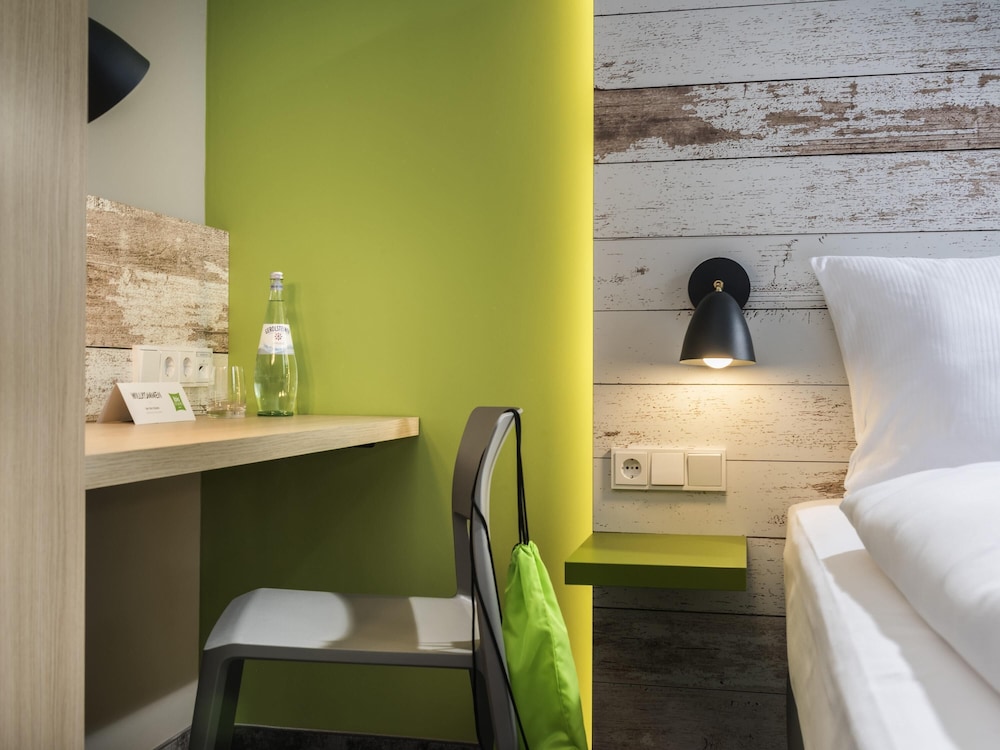 Ibis Styles Stuttgart Vaihingen 66/68
