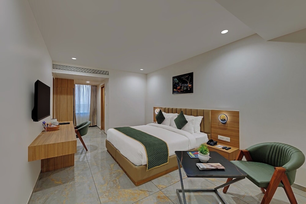 Comfort Inn Sapphire, Chandkheda 13/25