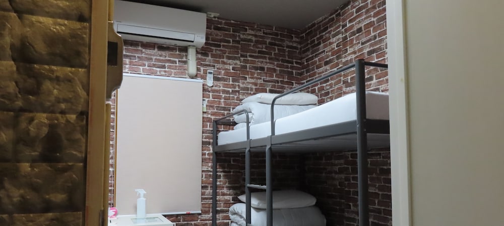 Sophiearth Hostel 12/73