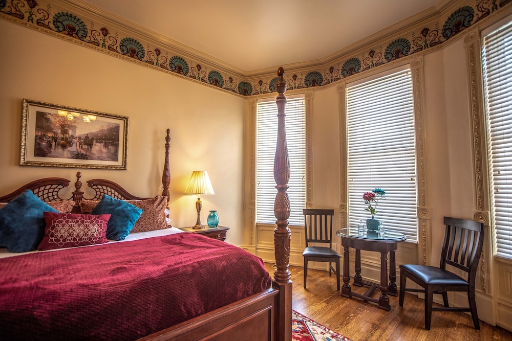 Anniversary Inn - South Temple 6/50