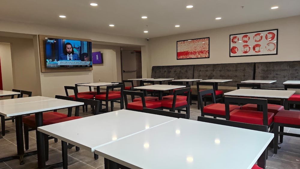 Hawthorn Extended Stay by Wyndham Irving DFW North 53/69