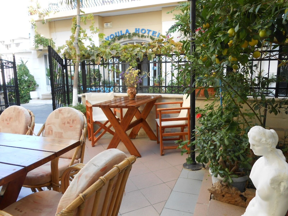 Voula Hotel 53/74