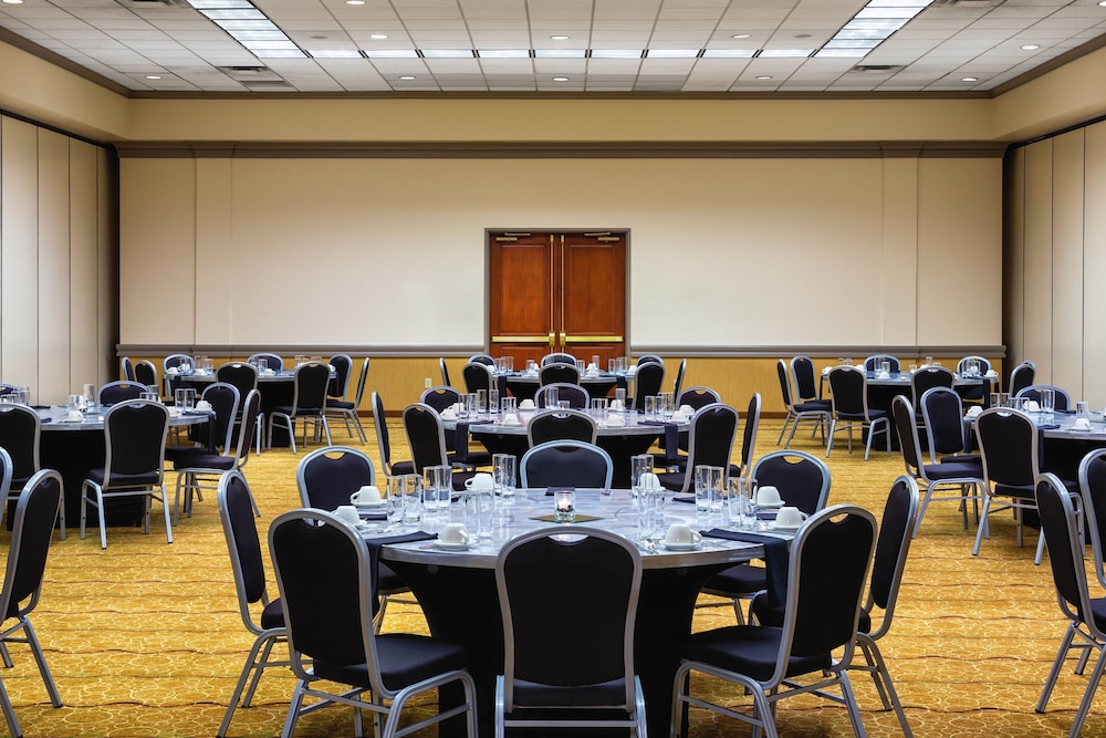 Four Points by Sheraton Bentonville 33/37