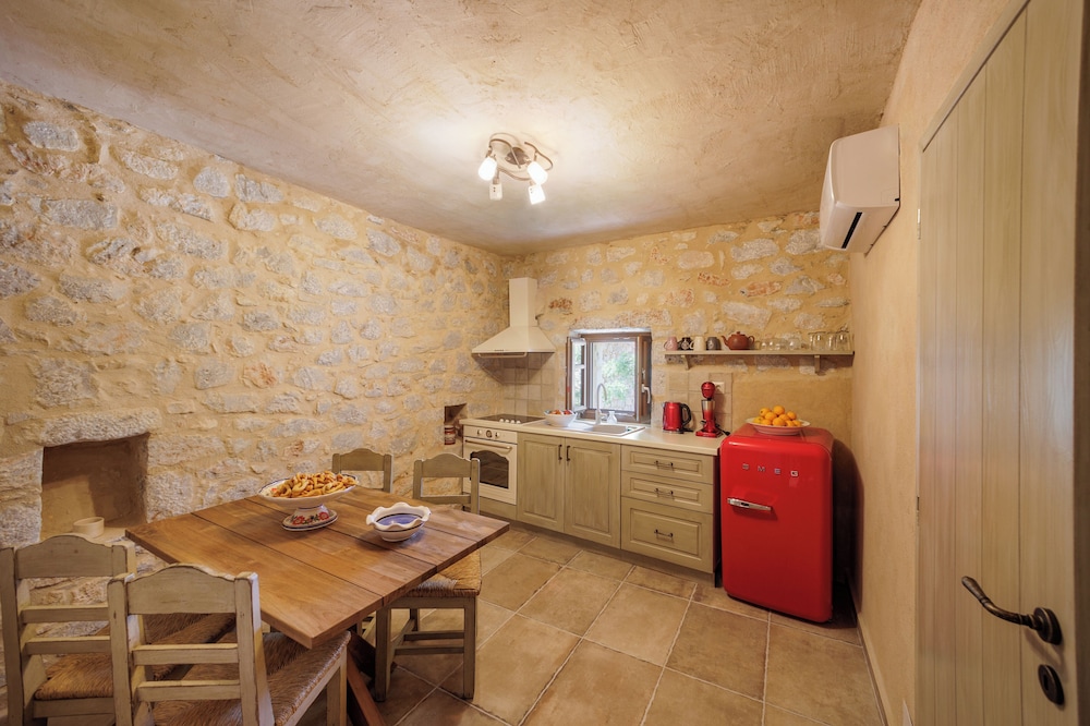 Arapakis Historic Castle 39/50