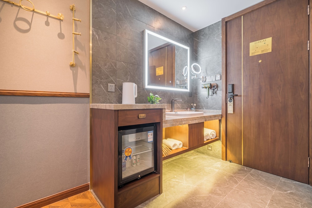 Nostalgia Hotel (Shanghai Fudan University) 10/50