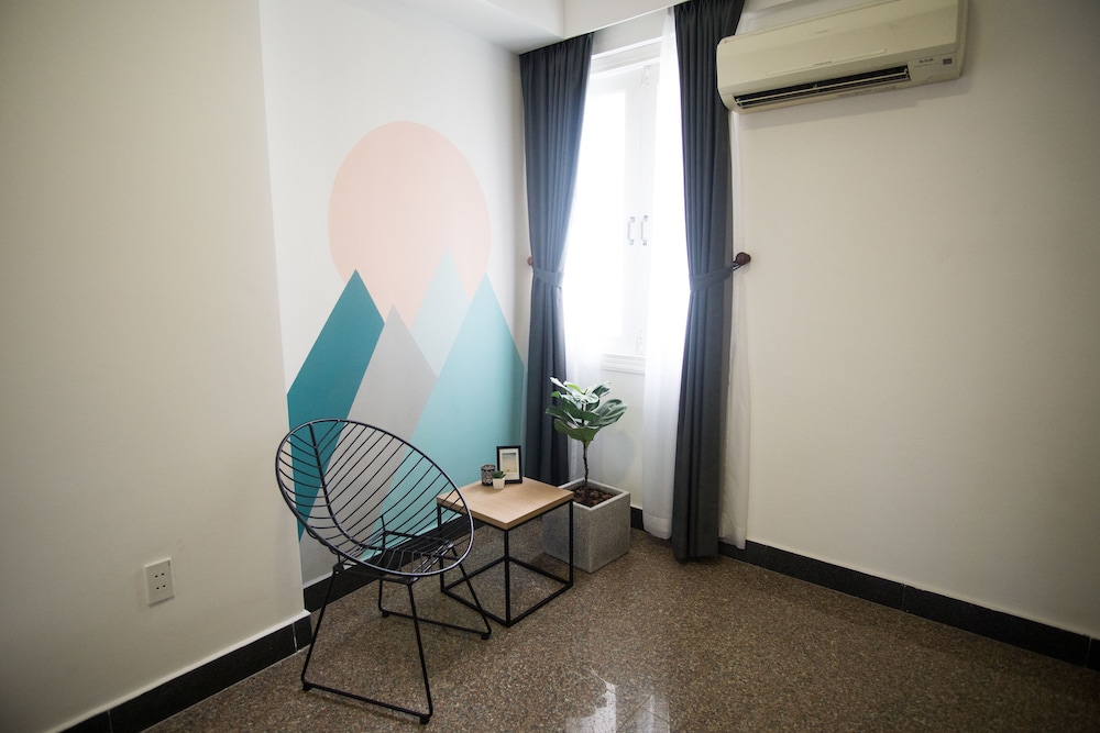 Cuu Kim Son Hotel 37/43