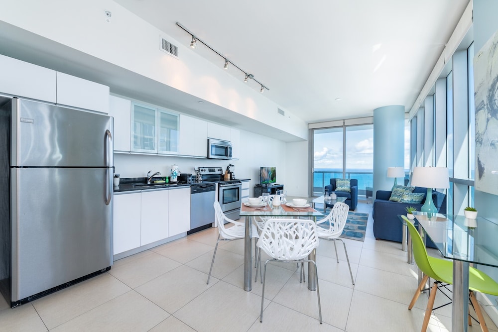 Global Luxury Apartments At Monte Carlo By Global 48/70
