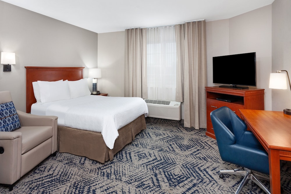 Candlewood Suites Louisville North 28/67