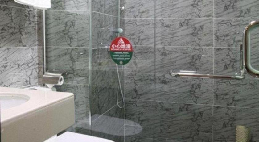 GT Alliance Urumqi Airport Hotel 23/29
