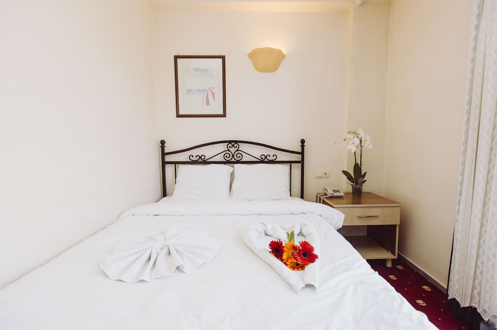 Ozalp Han Hotel 4/16