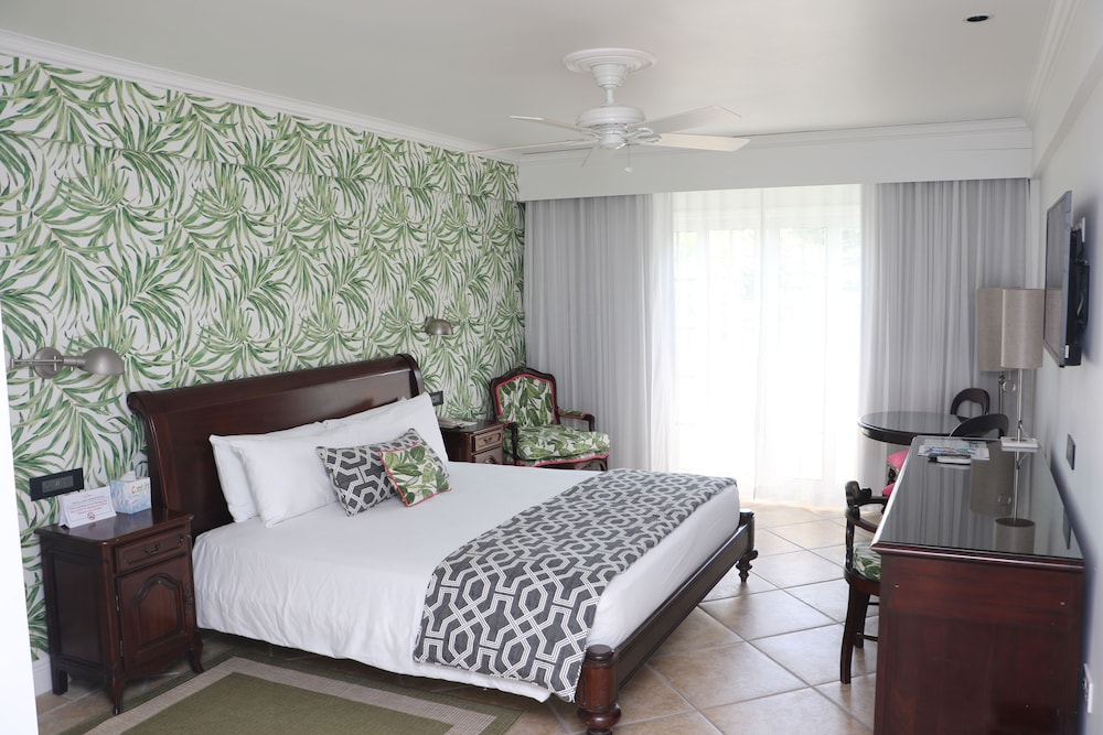 Swim Up, Suite, King Bed, Sun Deck، Coco Palm 6/10