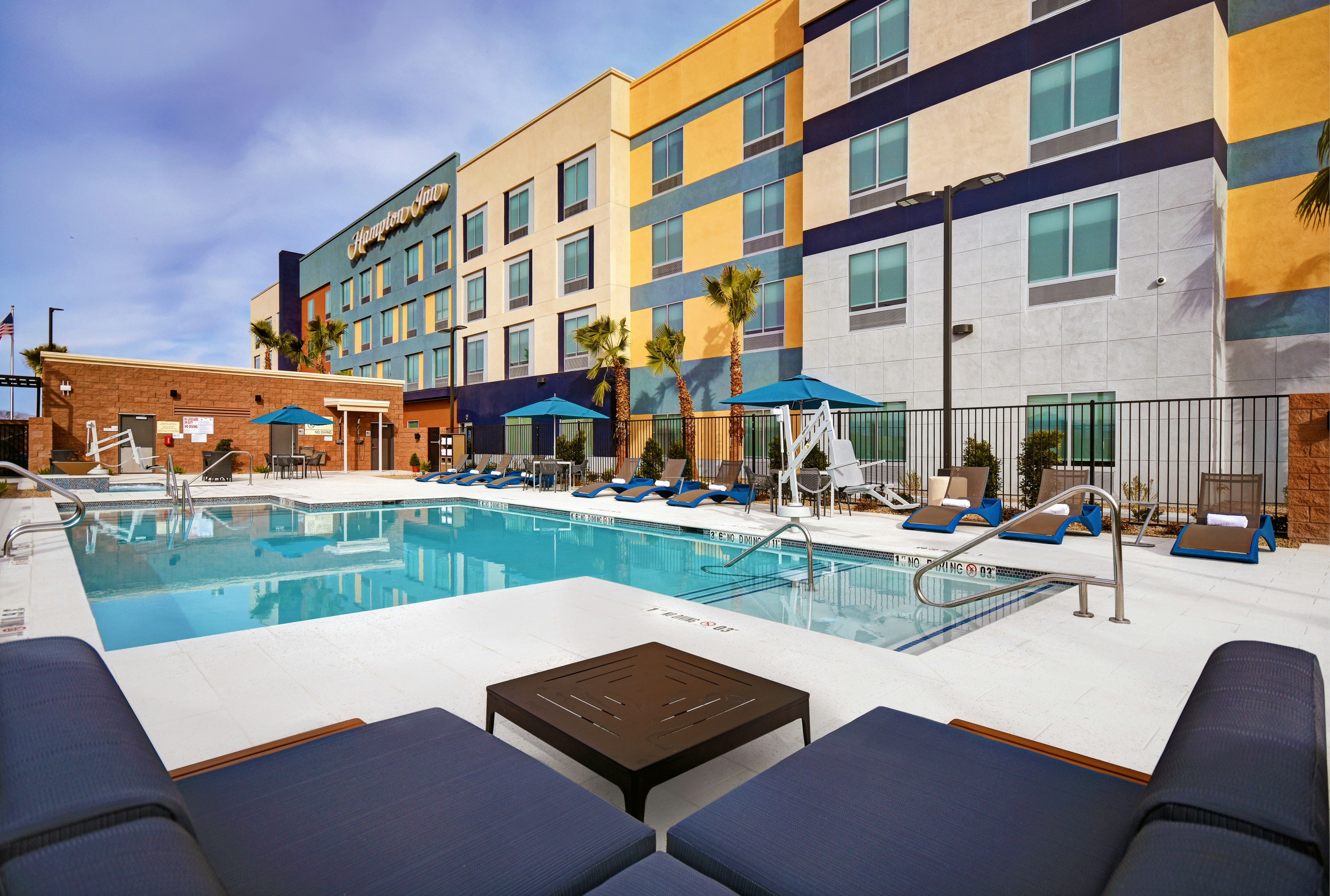 Hampton Inn Las Vegas Strip South 8/60