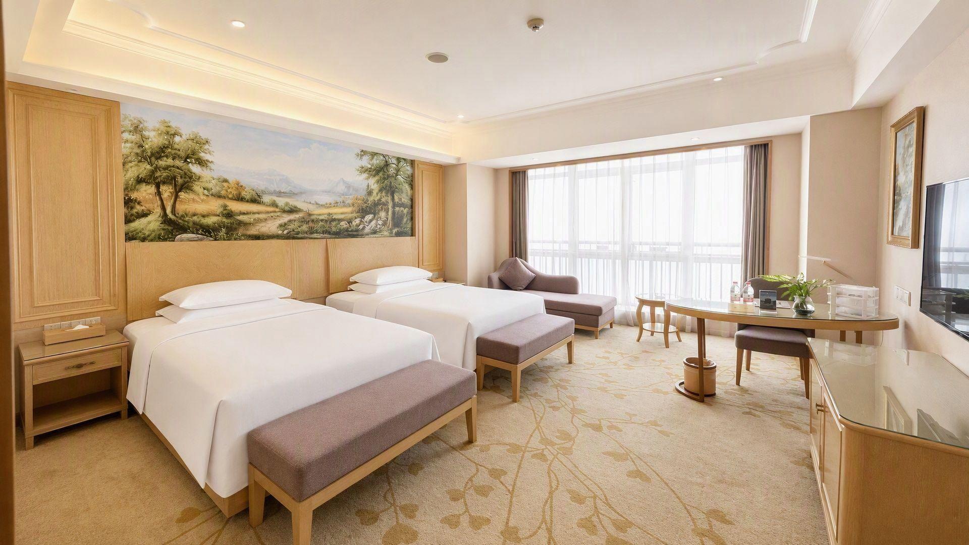Vienna Hotel (Chongqing Yuanjiagang Metro Station) 24/58