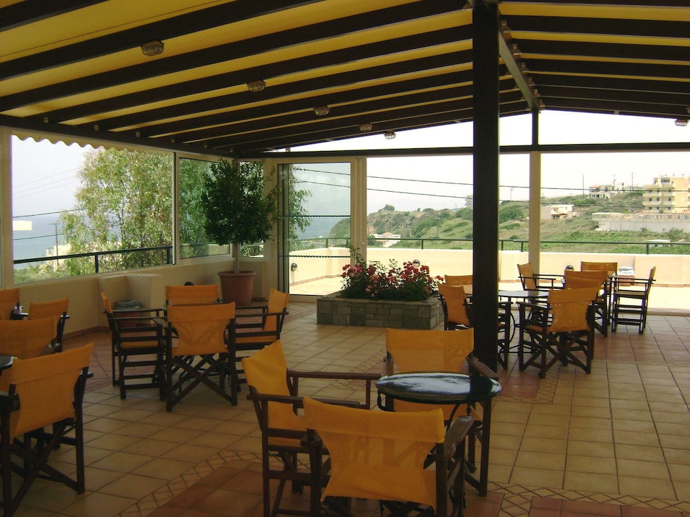 Pegasus Hotel 34/50