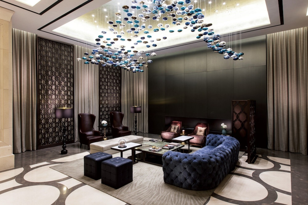 Paradise Hotel Busan 32/75