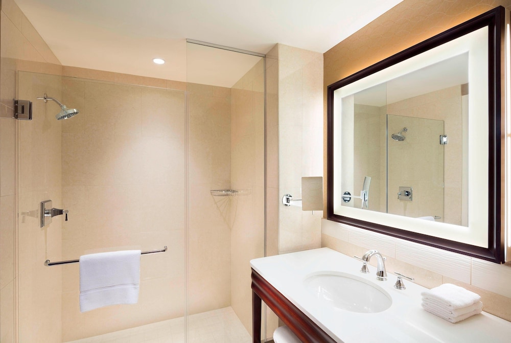 Room, 2 Queen Beds, Pool View, Sheraton Austin Georgetown Hotel Conference Center 4/17