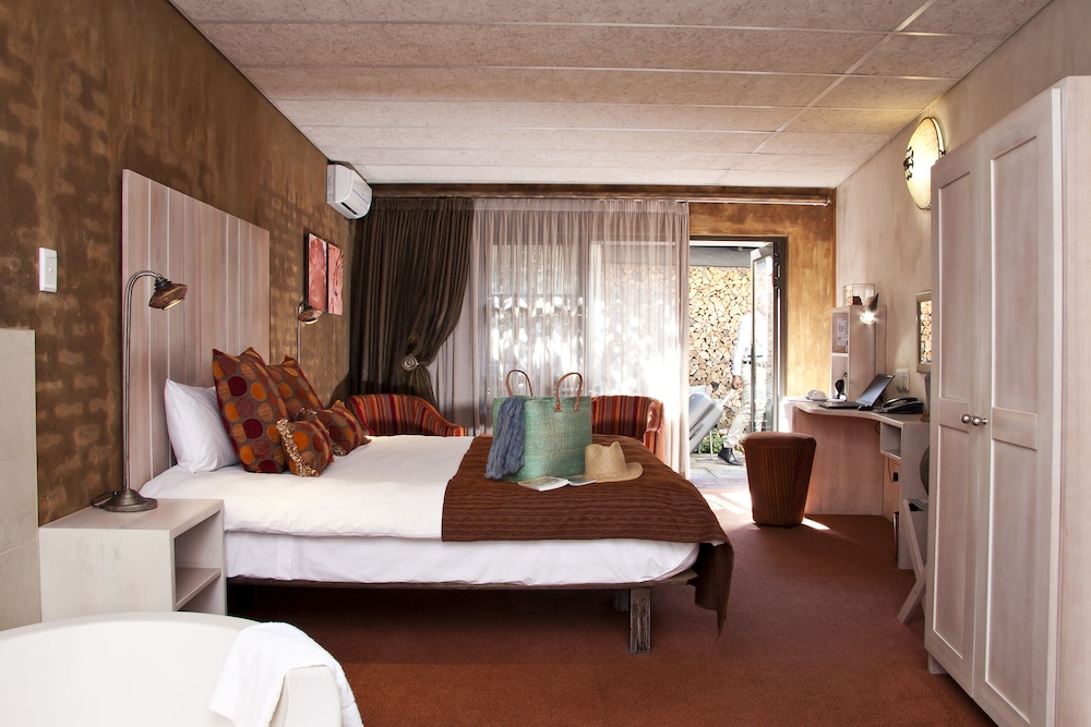 African Rock Hotel 24/76
