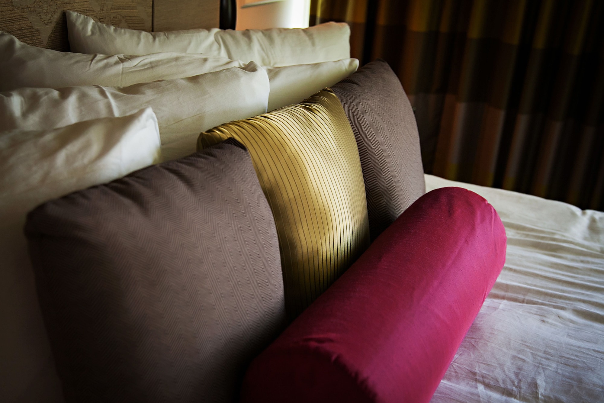 PREMIUM, KING BED, PARK VIEW