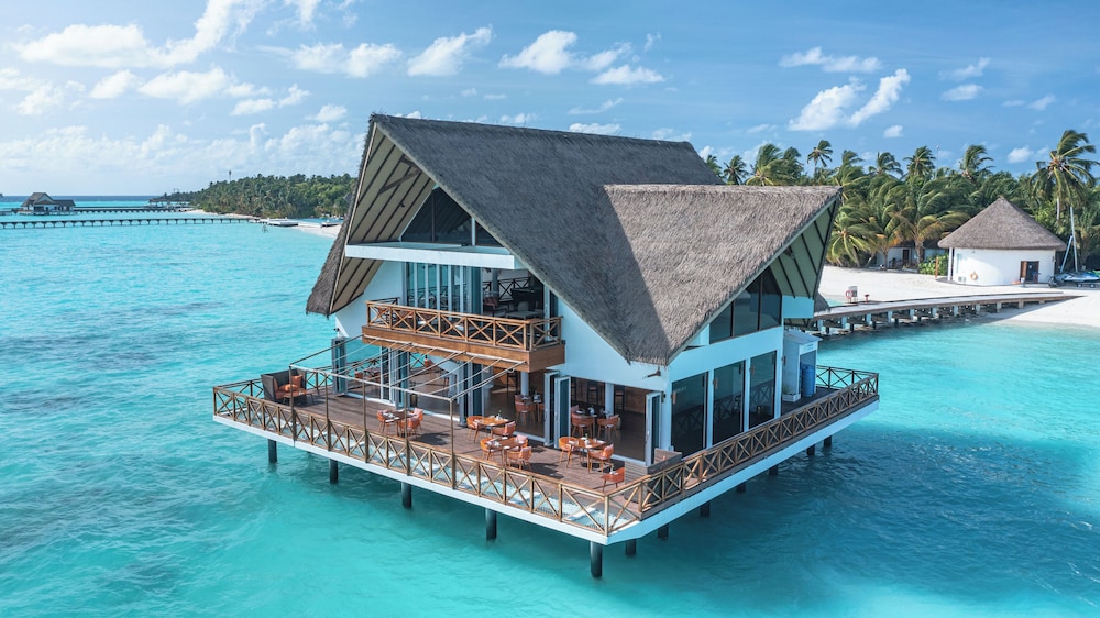 Mercure Maldives Kooddoo Resort 5/73