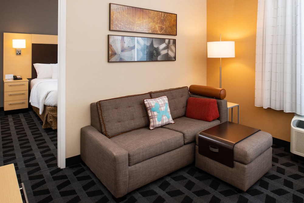 TOWNEPLACE SUITES BAKERSFIELD WEST 26/42