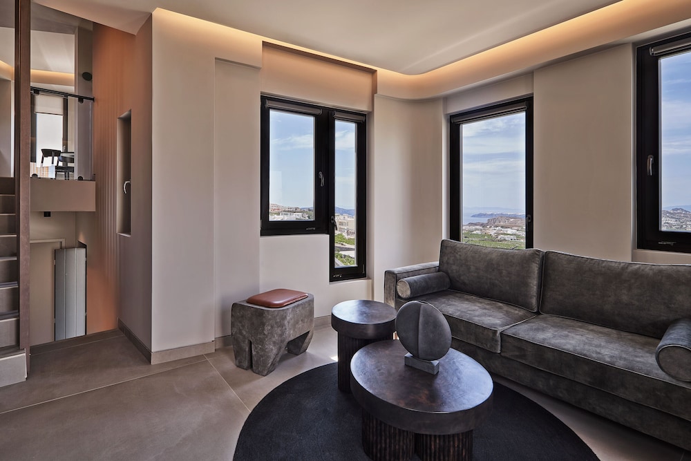 Apikia Santorini Suites - Adults Only 60/85