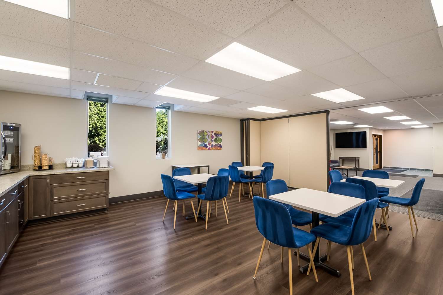 SureStay Plus Hotel by Best Western SeaTac Airport 26/30