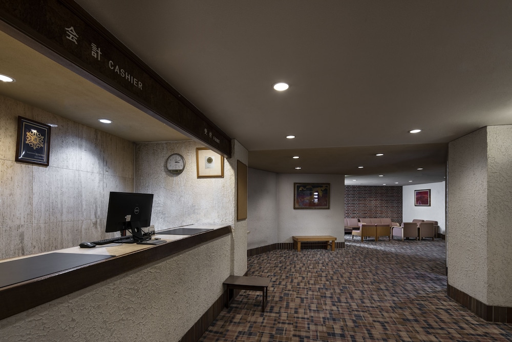 Adex Inn 5/36