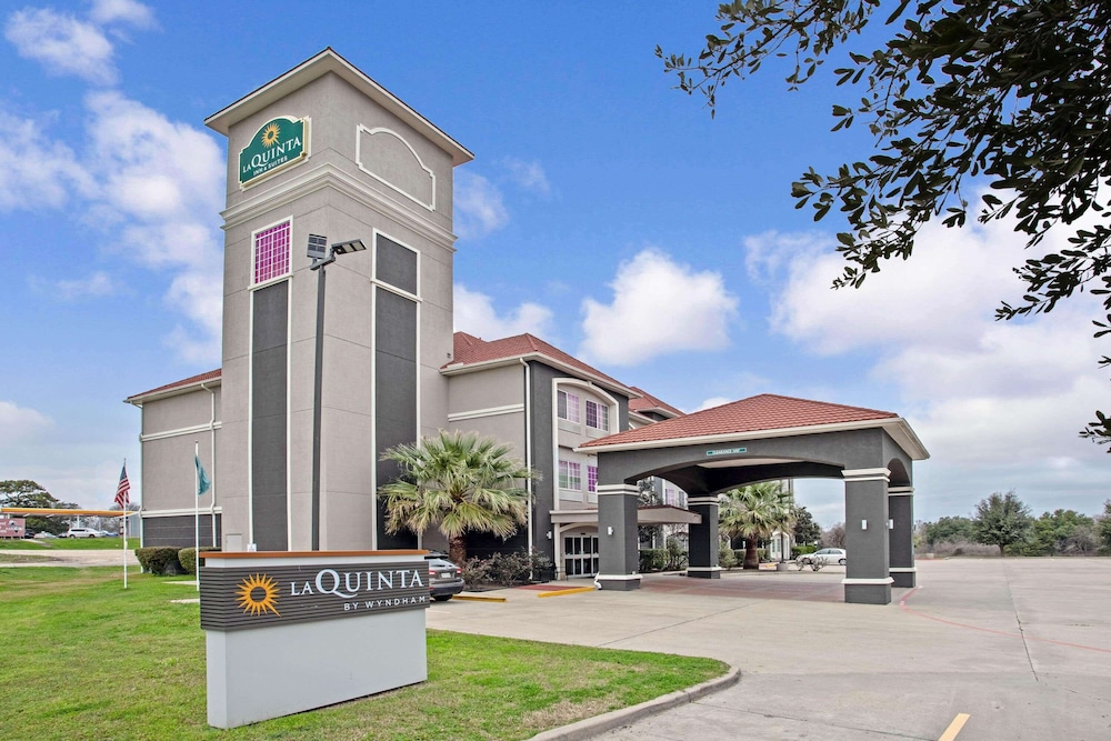 La Quinta Inn & Suites by Wyndham Fairfield TX 3/58