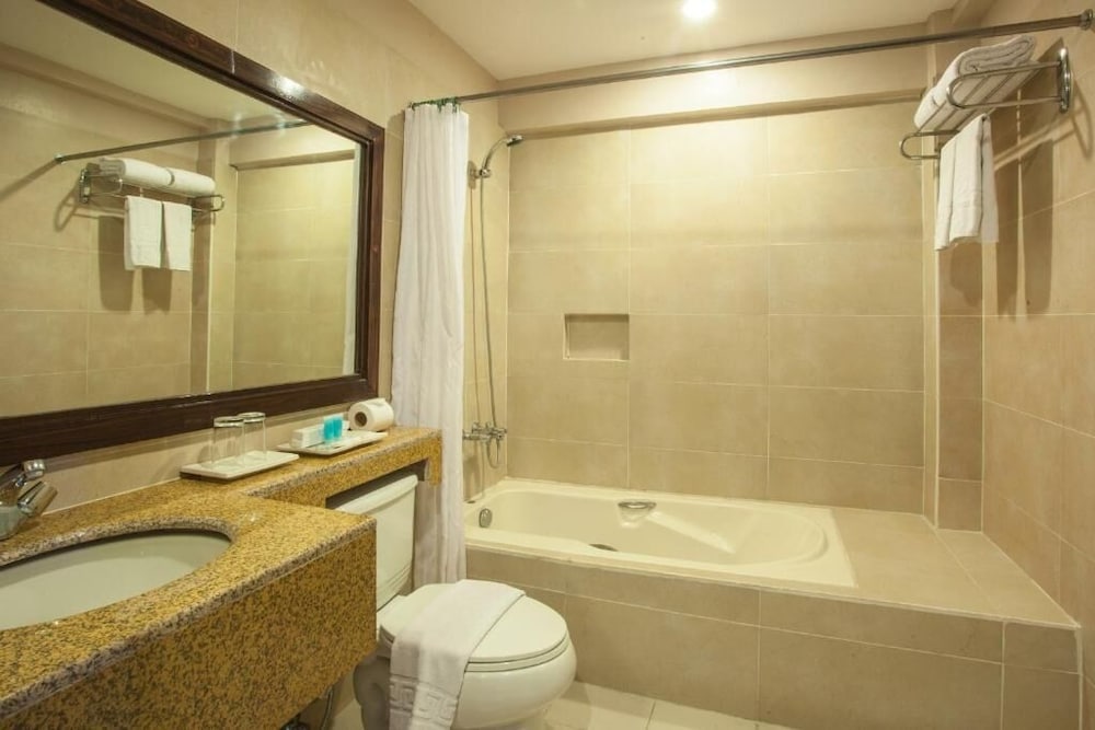 Cebu Grand Hotel 47/50