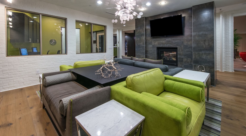 Hilton Garden Inn Charleston Waterfront Downtown 41/77