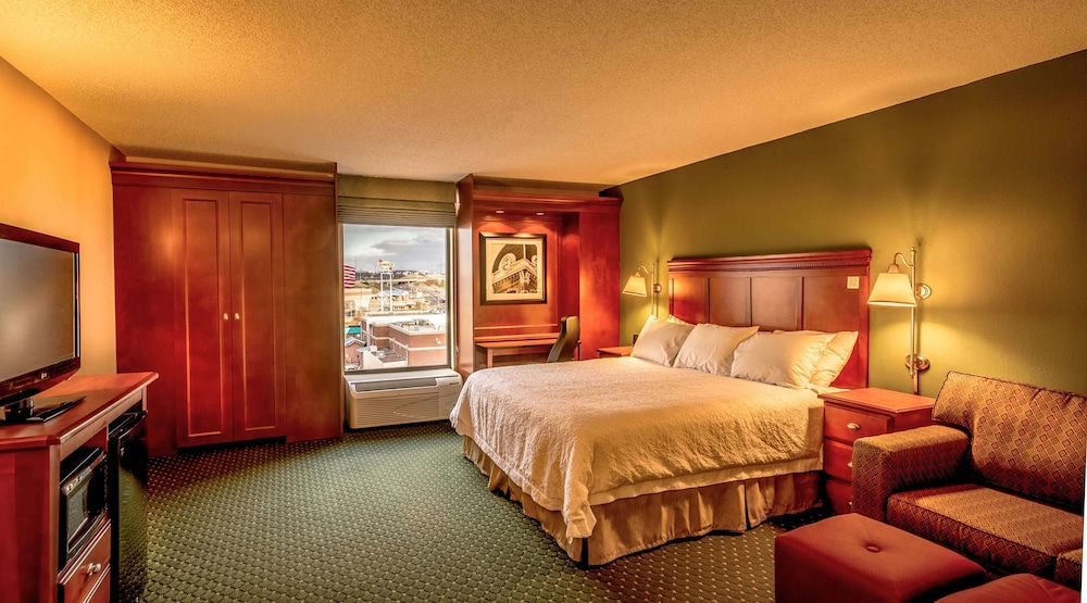 Hampton Inn Washington, PA 16/57