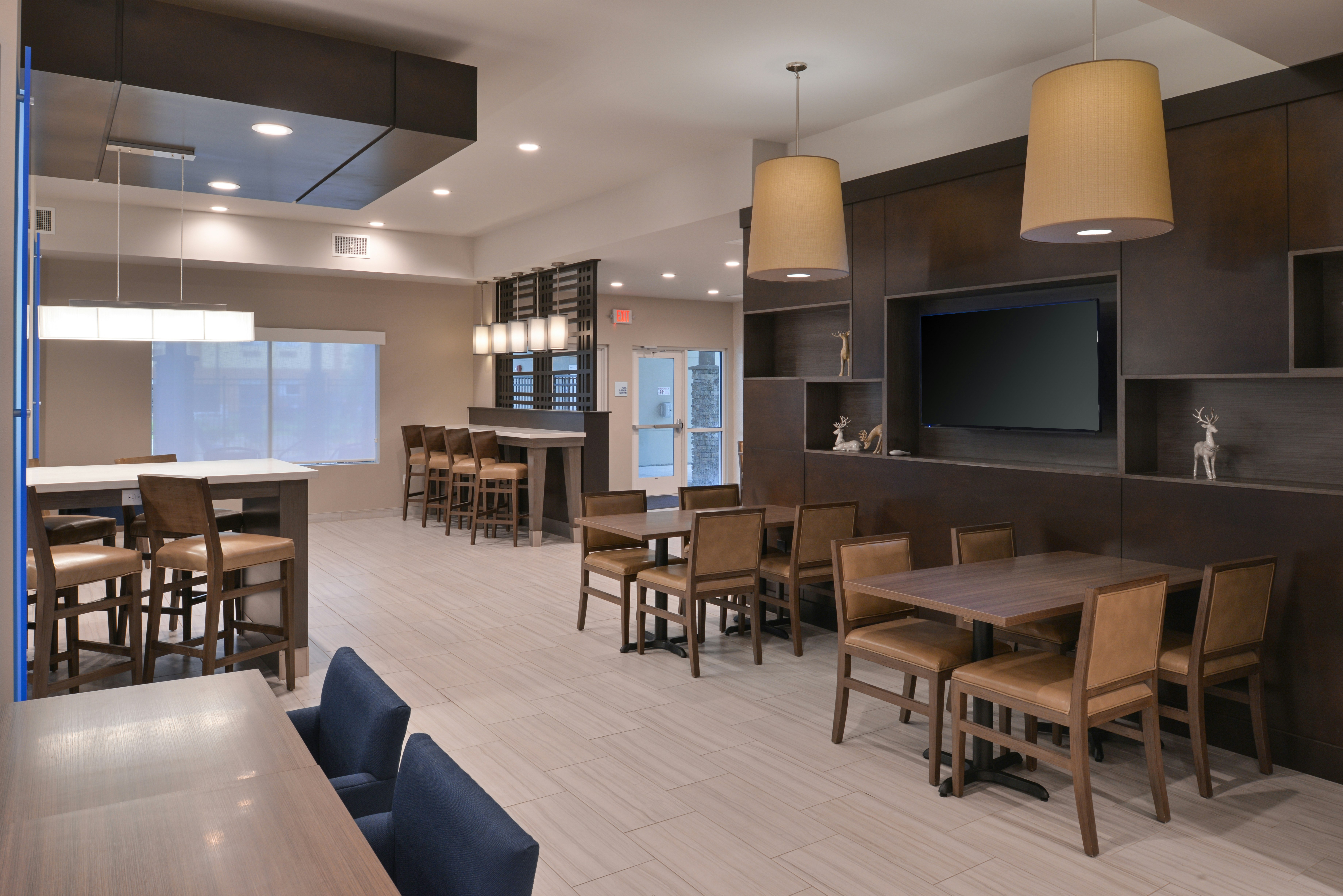Holiday Inn Express Suites Houston E Pasadena 48/62